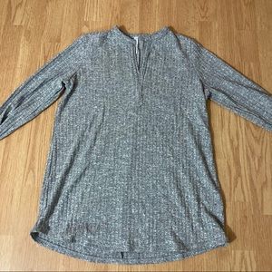 2 Dye 4 long sleeve heather grey knit tunic